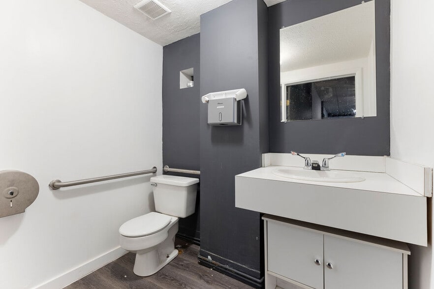 More Photos Of 3125 Whitethorn Rd, Cleveland Apartments For Lease