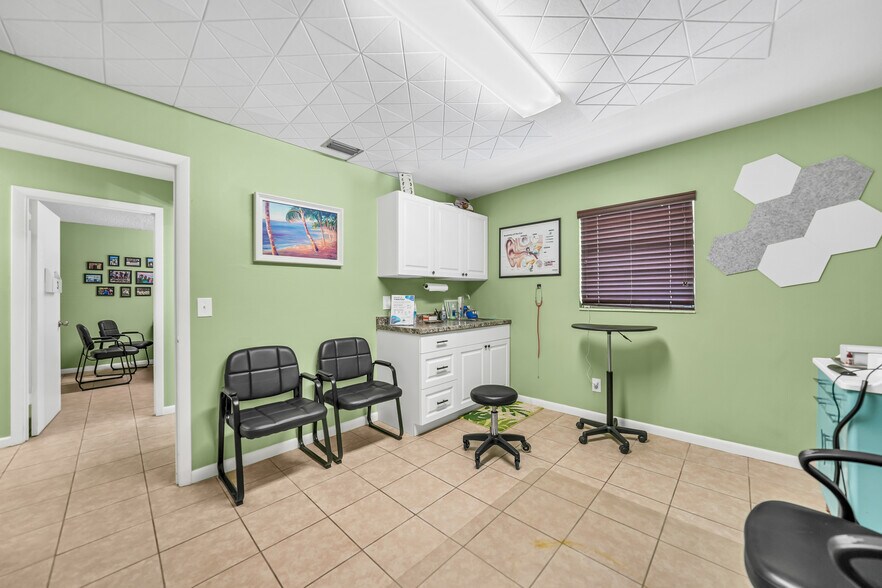 More Photos Of 303 E Gibson St, Arcadia Medical For Sale
