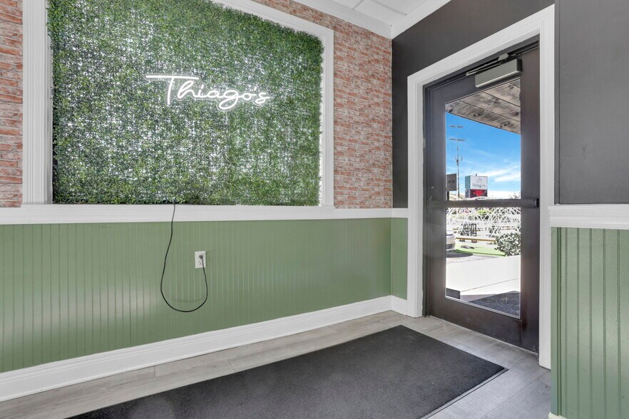 More Photos Of 1122 Hebron Rd, Heath Restaurant For Sale