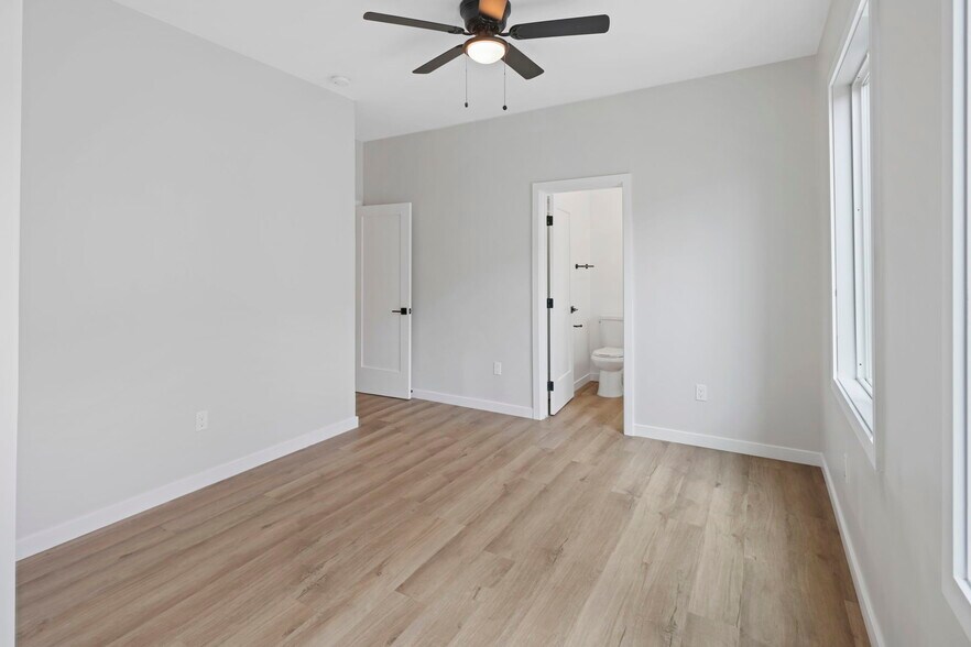 More Photos Of 1827 E 4th St, Long Beach Apartments For Sale