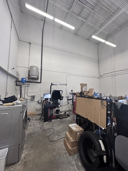 More Photos Of 10700 World Trade Blvd, Raleigh Warehouse For Lease