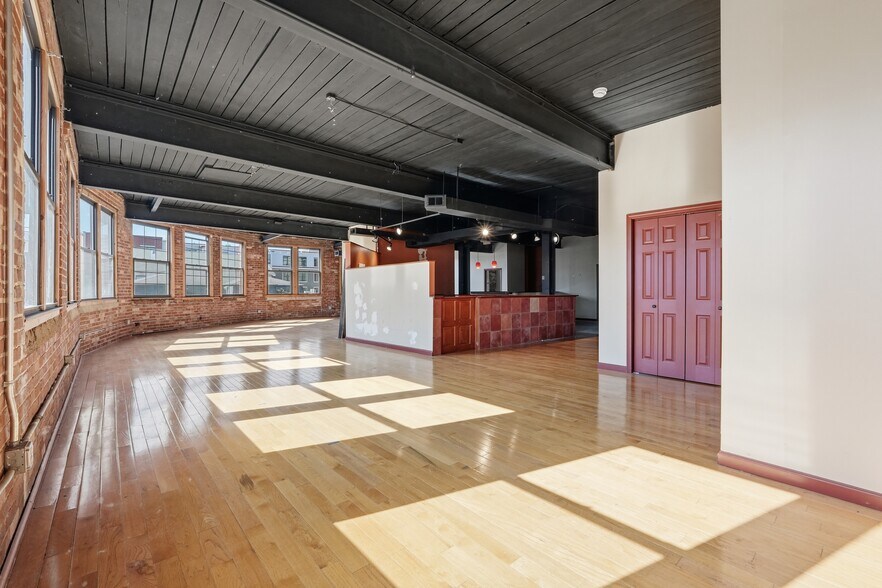 More Photos Of 300 Pleasant St, Northampton Office For Lease