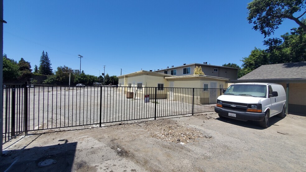 More Photos Of 1475 E Bayshore Rd, East Palo Alto Land For Lease