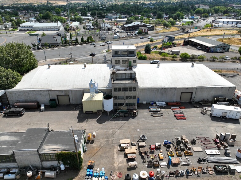 More Photos Of 1621 N Spruce St, La Grande Manufacturing For Sale