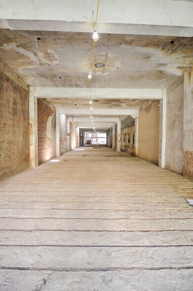 More Photos Of 211 N Saint Marys St, San Antonio Storefront For Sale