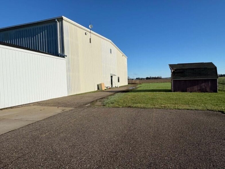 More Photos Of 1700 N Van Dyke Rd, Bad Axe Office For Sale