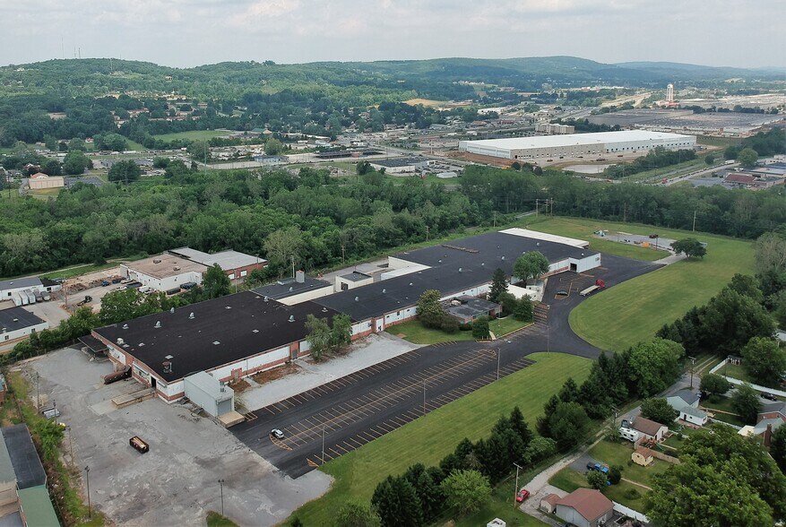 More Photos Of 1499 E Philadelphia St, York Manufacturing For Lease