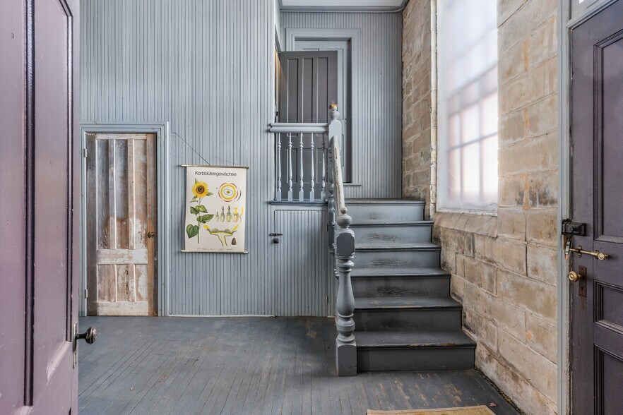 More Photos Of 705-707 Cherry Aly, Hudson Warehouse For Lease