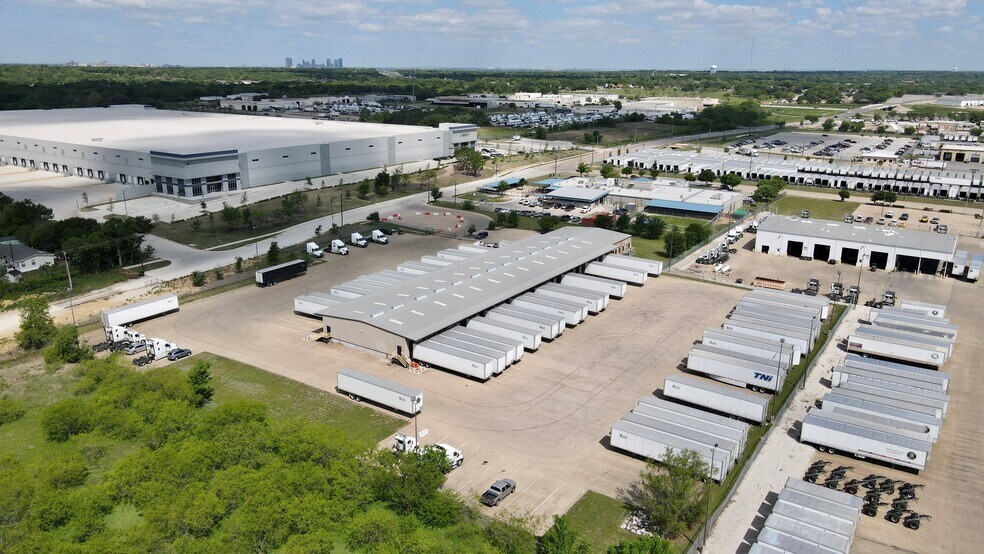 More Photos Of 5101 Village Creek Rd, Fort Worth Truck Terminal For Lease