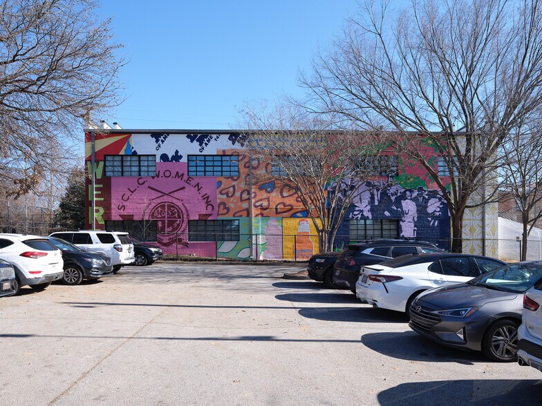 More Photos Of 454 Irwin St Ne, Atlanta Showroom For Lease