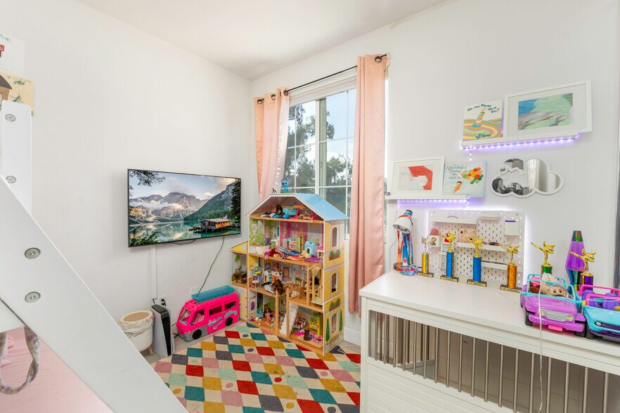 More Photos Of 10997 Cedarhurst Way, Riverside Multifamily For Sale