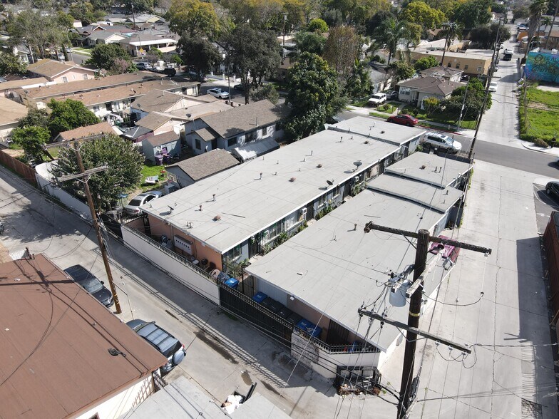 More Photos Of 19 E 69th St, Long Beach Multifamily For Sale