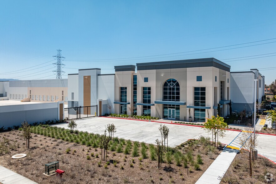 More Photos Of , Eastvale Unknown For Lease