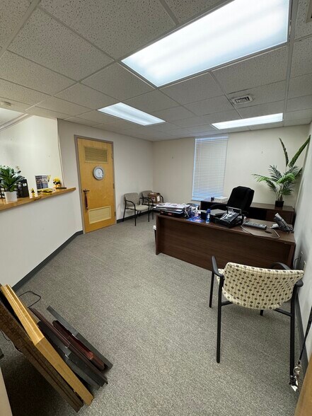 More Photos Of 4589 Oleander Dr, Myrtle Beach Office For Sale