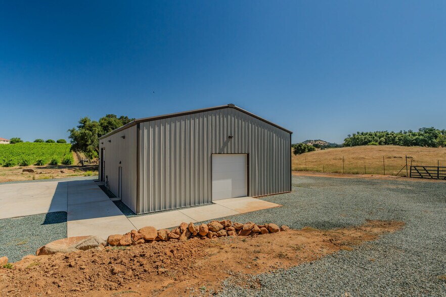 More Photos Of 10786 Shenandoah Rd, Plymouth Winery Vineyard For Sale