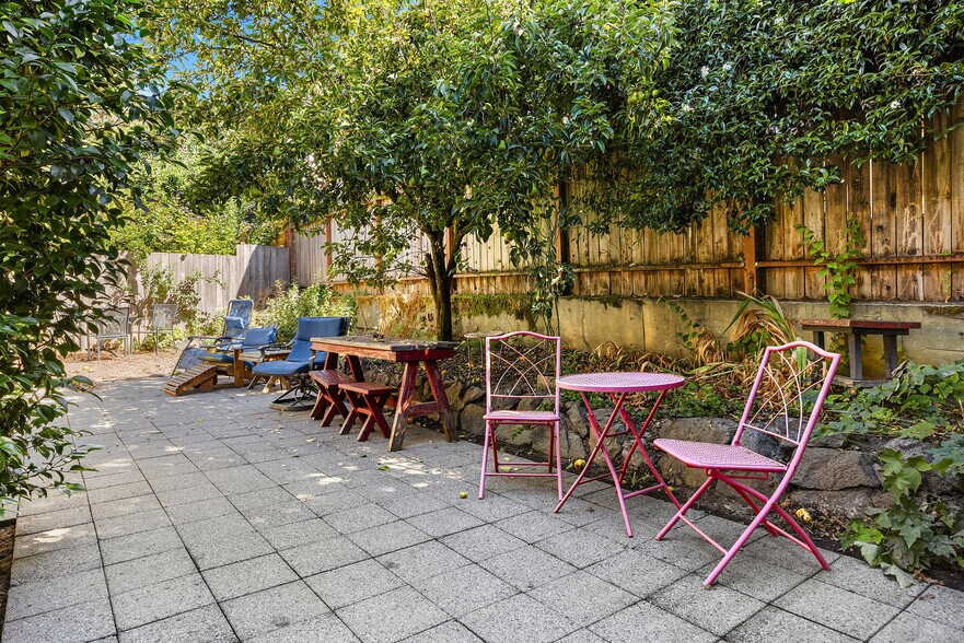 More Photos Of 5506 7th Ave NW, Seattle Apartments For Sale