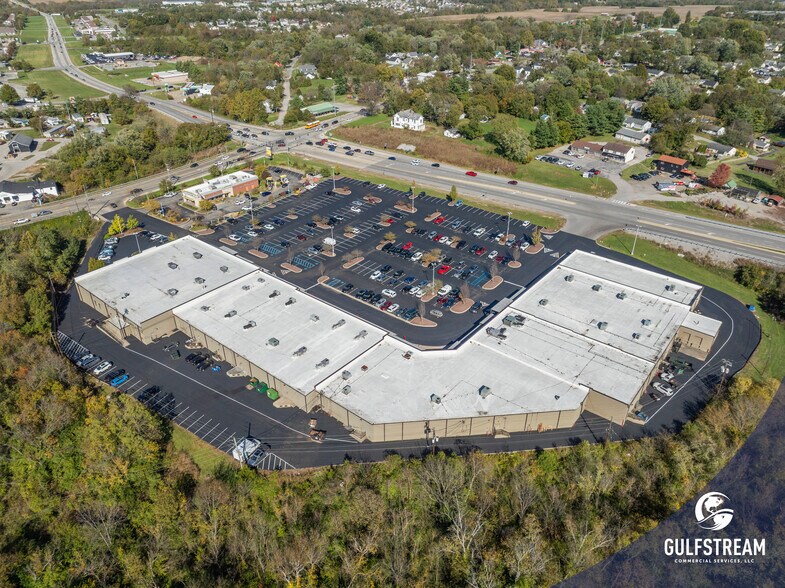 More Photos Of 9 Governors Sq, Shelbyville Unknown For Lease