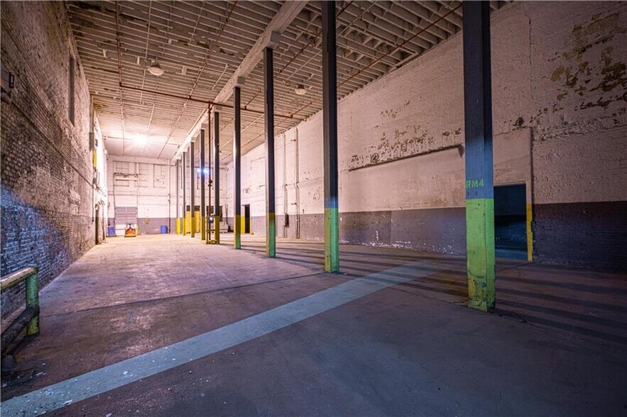 More Photos Of 202 Main St, Saint Joseph Refrigeration Cold Storage For Lease