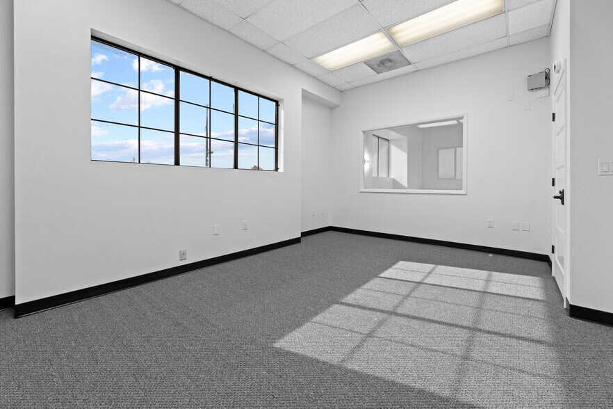 More Photos Of 2008 W Dorothea Ave, Visalia Freestanding For Lease