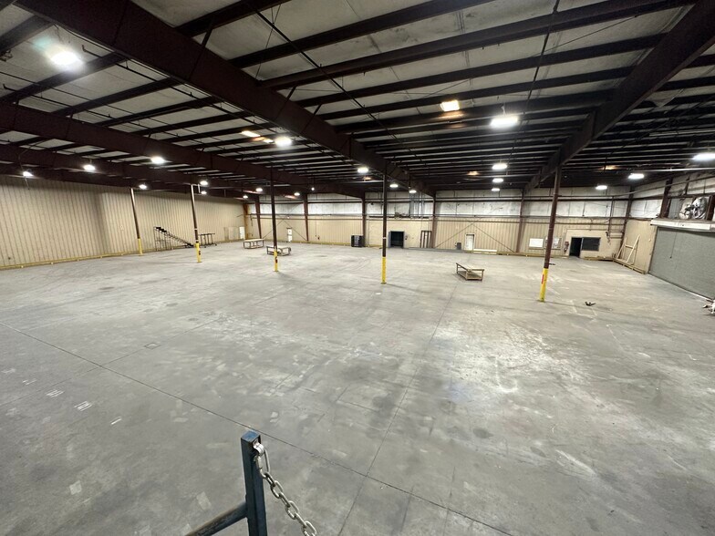 More Photos Of 385 French Collins Rd, Conway Warehouse For Lease