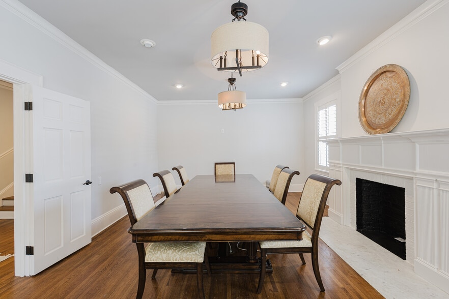 More Photos Of 1814 Euclid Ave, Charlotte Office For Lease