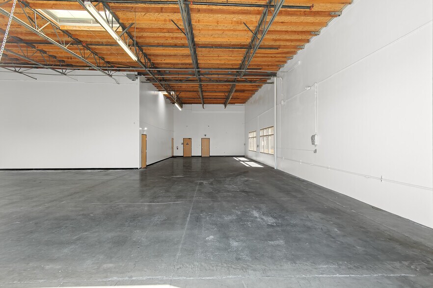 More Photos Of 11264 Monarch St, Garden Grove Warehouse For Sale