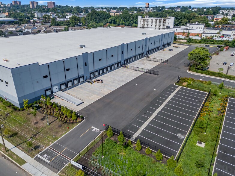 More Photos Of 2013 McCarter Hwy, Newark Distribution For Lease