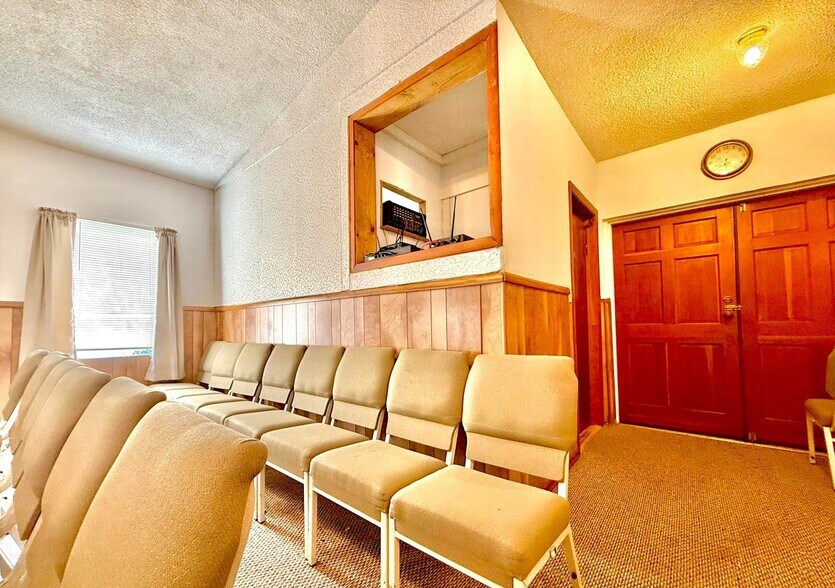 More Photos Of 101 Sesame St, Palatka Specialty For Sale