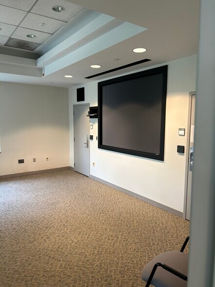 More Photos Of 280 Shennecossett Rd, Groton Office For Lease