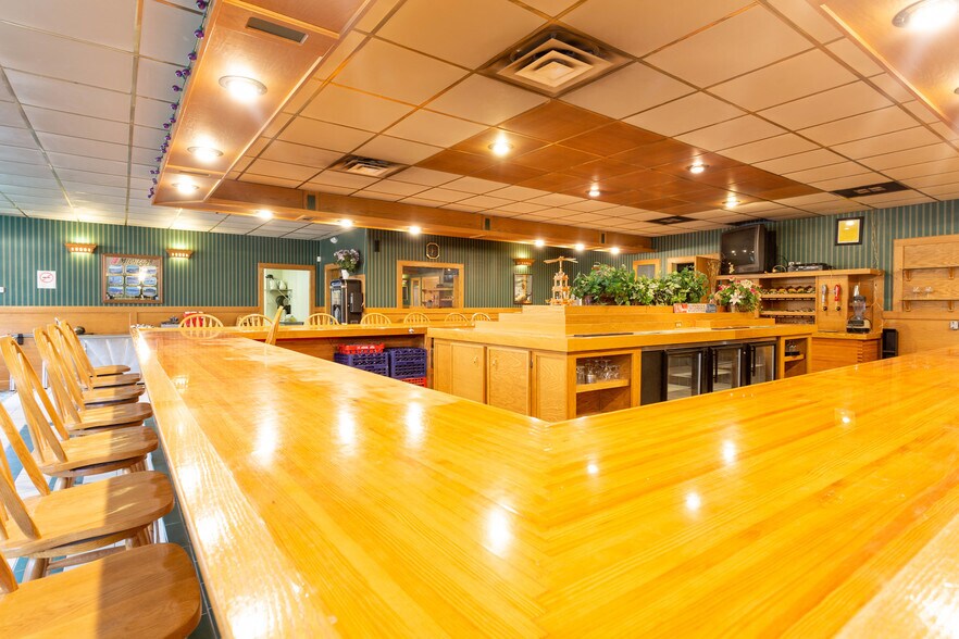 More Photos Of 2107 Rt-48, Fulton Restaurant For Lease