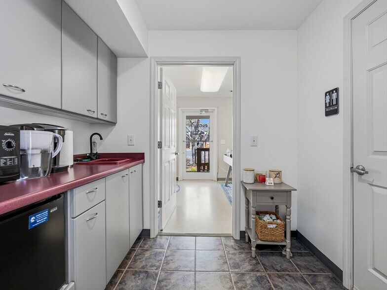 More Photos Of 2 Herman Avenue Ext, Asheville Office For Sale