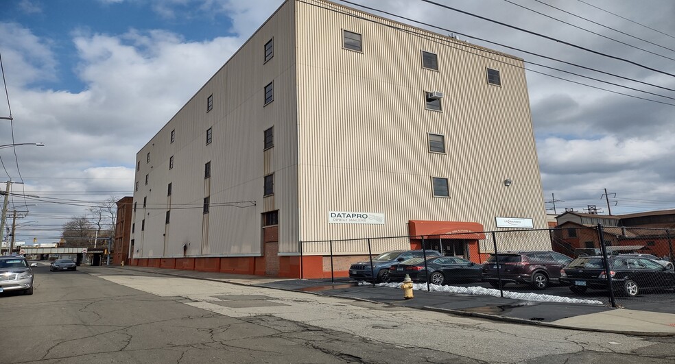 More Photos Of 275 Warren St, Bridgeport Warehouse For Sale