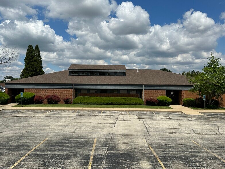 More Photos Of 1200 IL-121, Mount Zion Medical For Lease