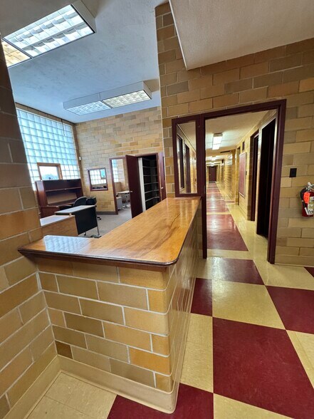 More Photos Of 1600 1st Ave NE, Austin Warehouse For Sale