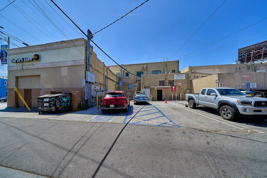 More Photos Of 8801-8809 W Pico Blvd, Los Angeles Storefront Retail Office For Lease