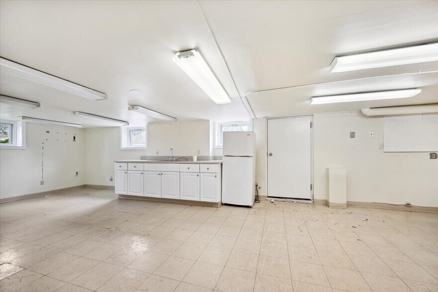 More Photos Of 1307 Stuyvesant Ave, Union Township Office For Sale