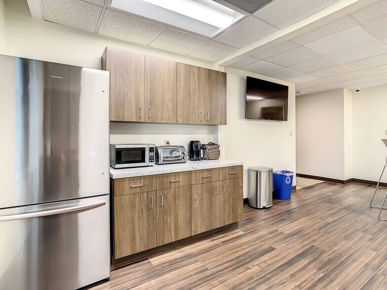 More Photos Of 707 N Franklin St, Tampa Office For Sale