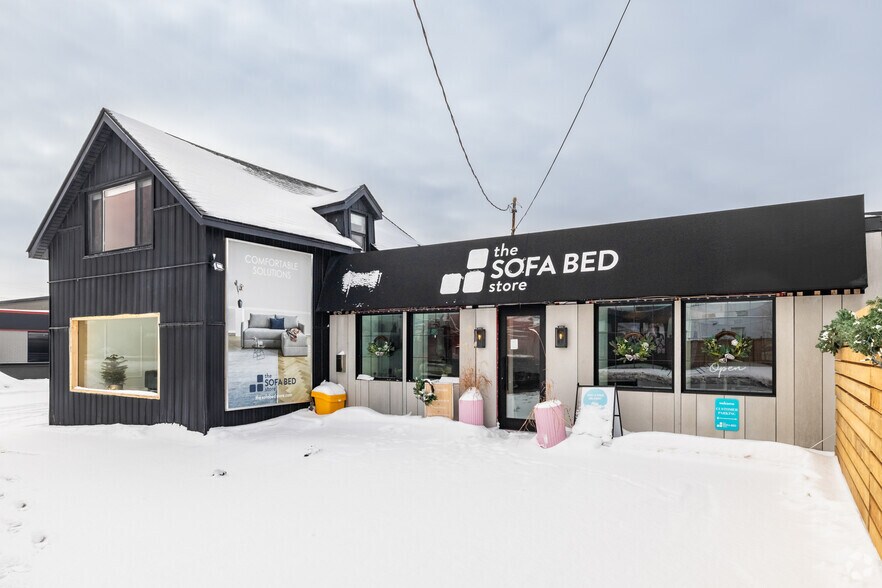 Primary Photo Of 848 Clyde Ave, Ottawa General Retail For Lease