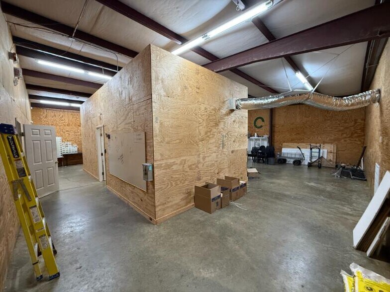 More Photos Of 794 E Main St, Tupelo Showroom For Sale