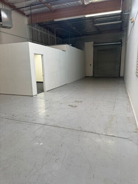 More Photos Of 5635 Riggins Ct, Reno Warehouse For Lease