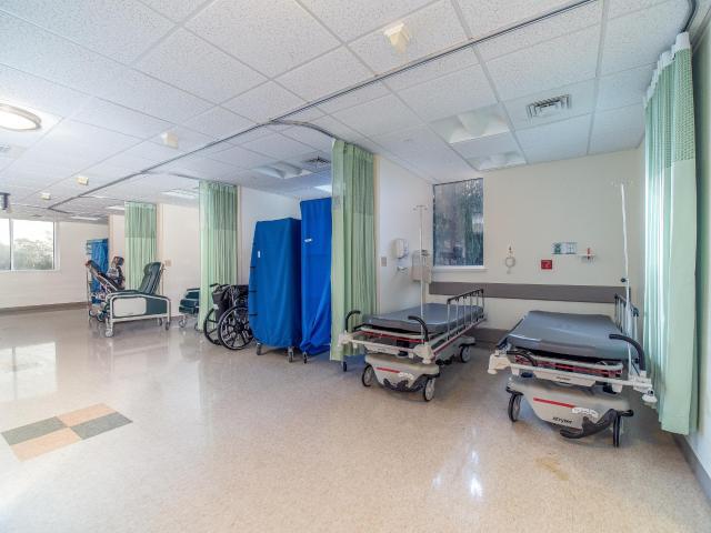 More Photos Of 10 Timberview Ln, Russell Medical For Sale