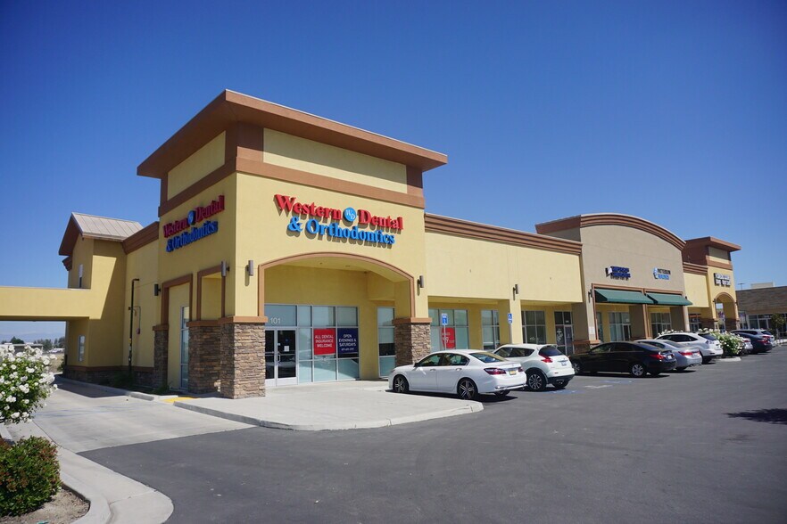 More Photos Of 530 Woollomes Ave, Delano Unknown For Lease