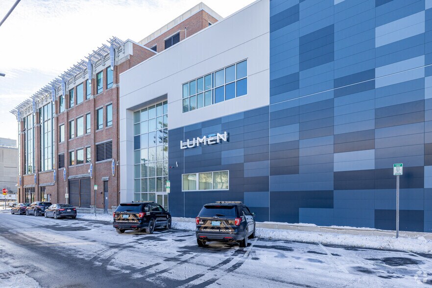 More Photos Of 300 Bent St, Cambridge Telecom Hotel Data Hosting For Lease