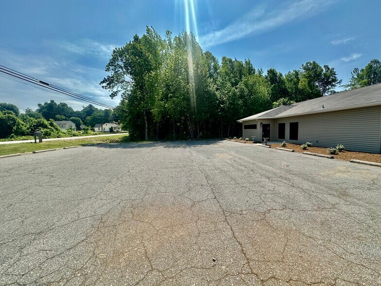 More Photos Of 415 Semora Rd, Roxboro Office For Sale