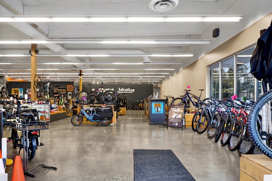 More Photos Of 1622 N State St, Bellingham Freestanding For Sale