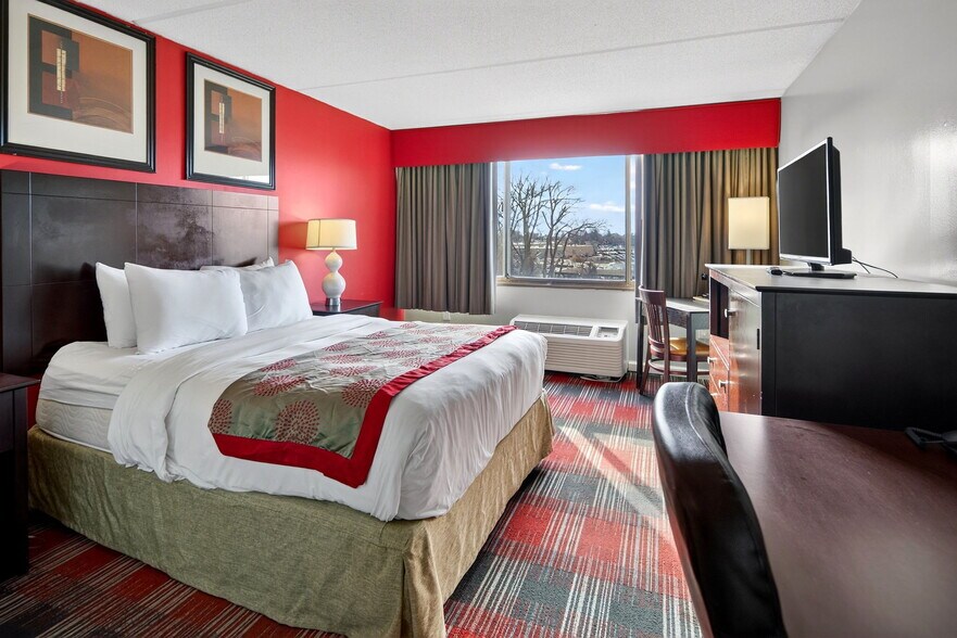 More Photos Of 3 Watervliet Avenue Ext, Albany Hotel For Sale