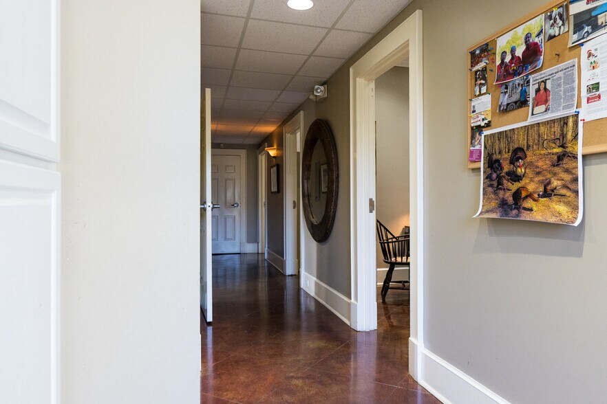 More Photos Of 40 Northtown Dr, Jackson Office Residential For Sale