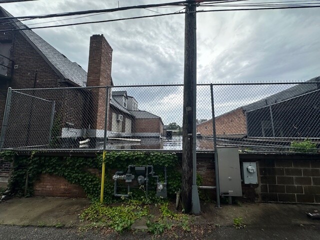 More Photos Of 201 N Broad St, Griffith Specialty For Sale