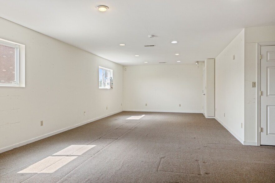 More Photos Of 7026 Ridge Ave, Philadelphia Storefront For Sale