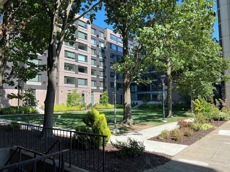 More Photos Of 129 York St, New Haven Apartments For Lease